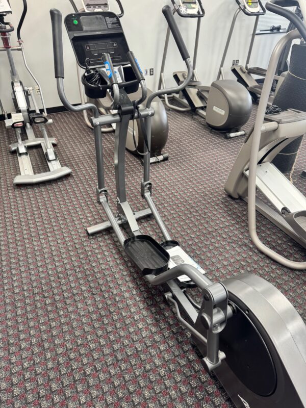 LIFEFITNESS E1 ELLIPITCAL