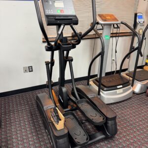 TRUE FITNESS COMMERCIAL ELLIPTICAL DEMO