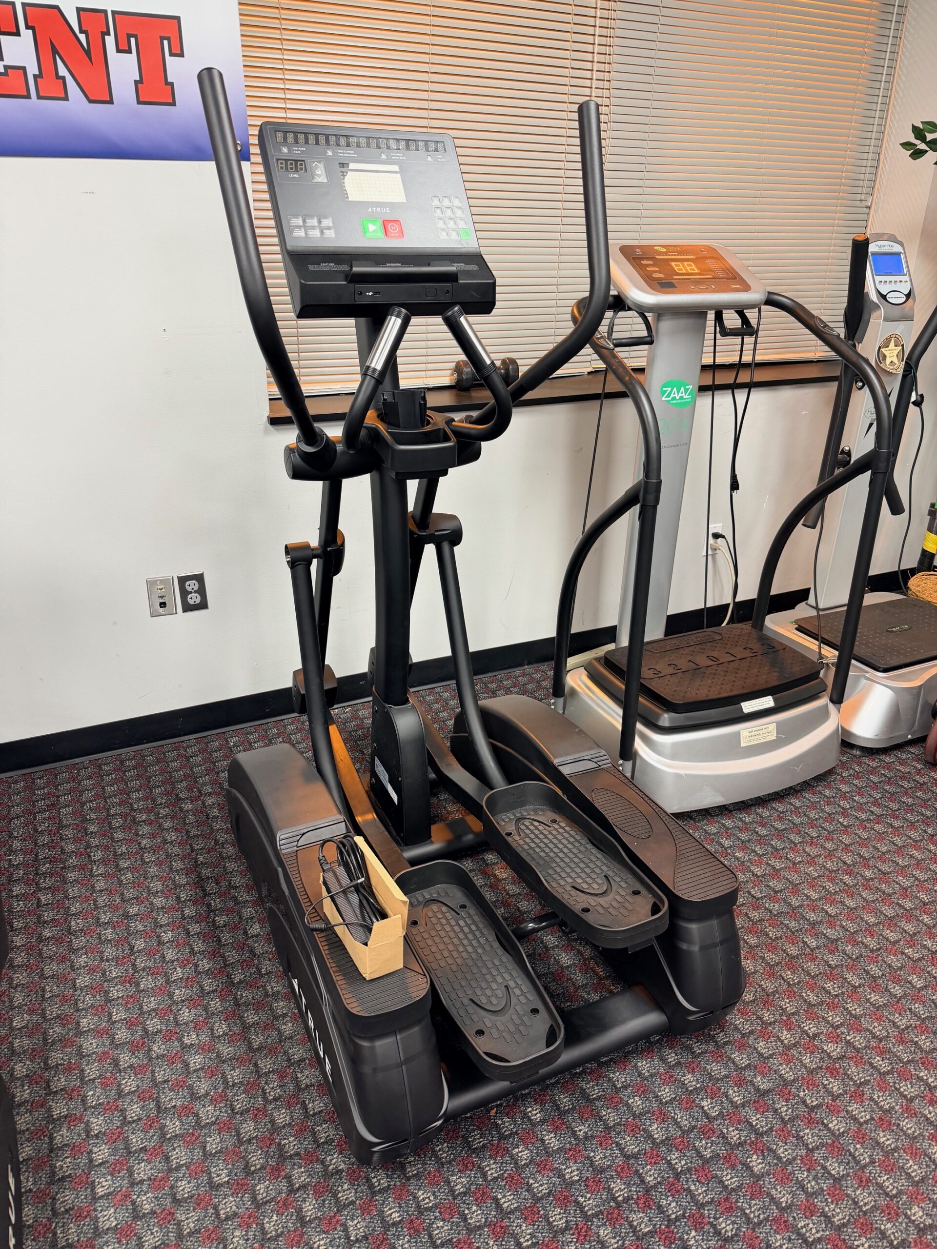 TRUE FITNESS COMMERCIAL ELLIPTICAL DEMO